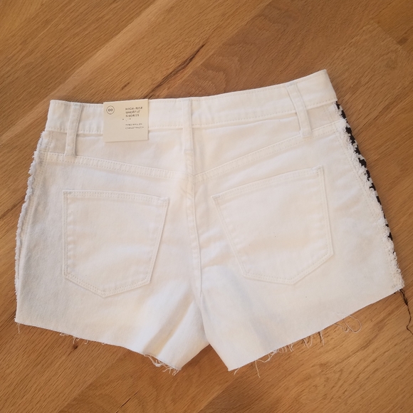 Universal‎ Thread High- Rise White Shorts - Picture 3 of 4